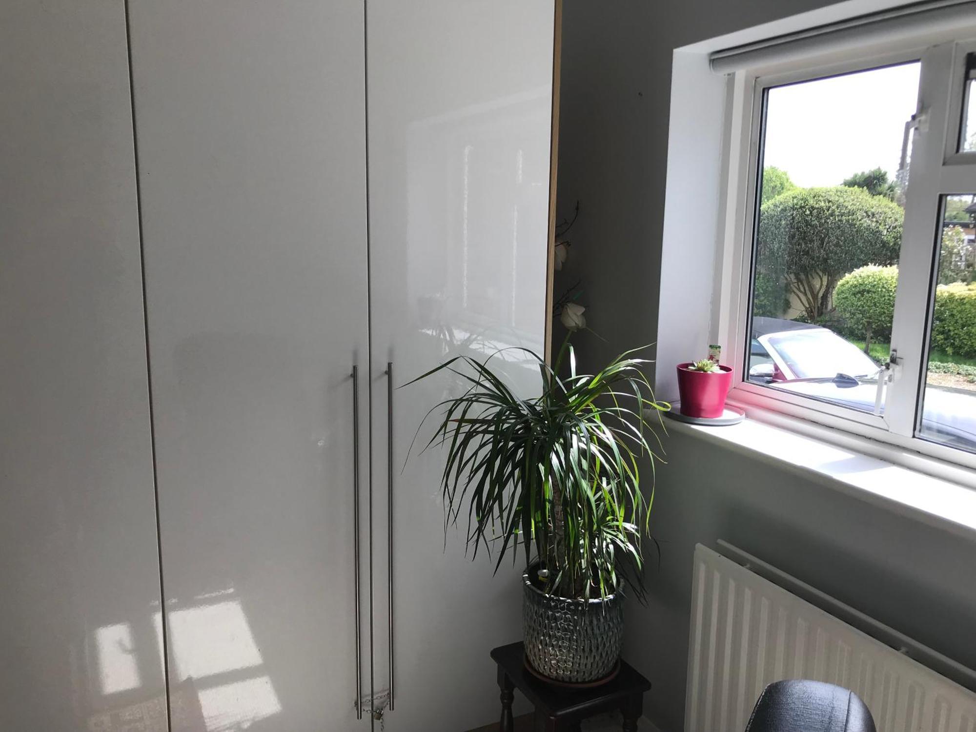 Cozy Double Bedroom In Stunning Bungalow On River Thames - Near Thorpe Park/Royal Holloway University/20Mins From Heathrow Staines-upon-Thames Ngoại thất bức ảnh